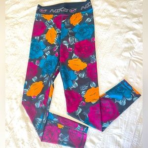 Nike Women’s Running leggings in size Small